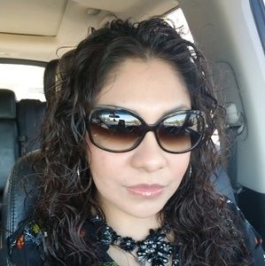 Meet your Posher, Isabel